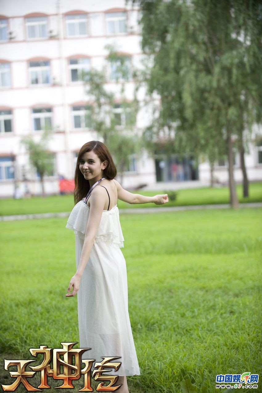 泷泽萝拉透视内衣乳贴外露