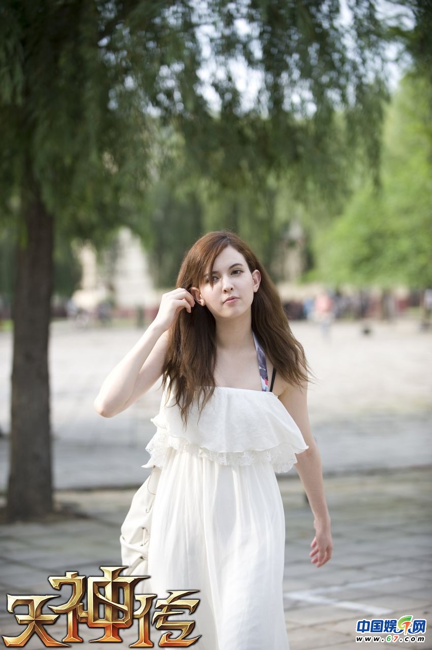 泷泽萝拉透视内衣乳贴外露