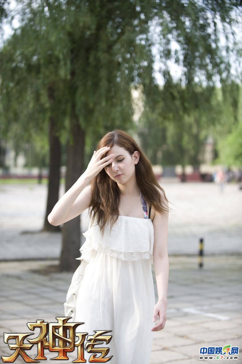 泷泽萝拉透视内衣乳贴外露