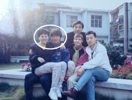 王琳周杰旧照曝光 “尔康雪姨”同班引惊叹