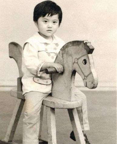 范冰冰罕见童年萌照