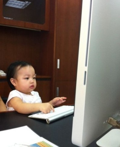 赵薇爱女小四月成长全记录 撒娇卖萌惹人爱