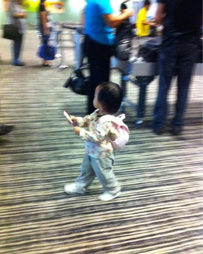 赵薇爱女小四月成长全记录 撒娇卖萌惹人爱