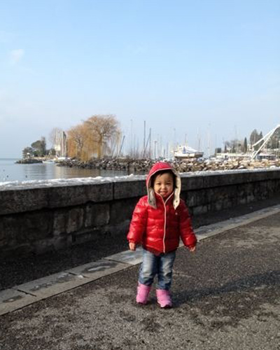 赵薇爱女小四月成长全记录 撒娇卖萌惹人爱