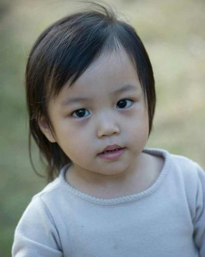 赵薇爱女小四月成长全记录 撒娇卖萌惹人爱