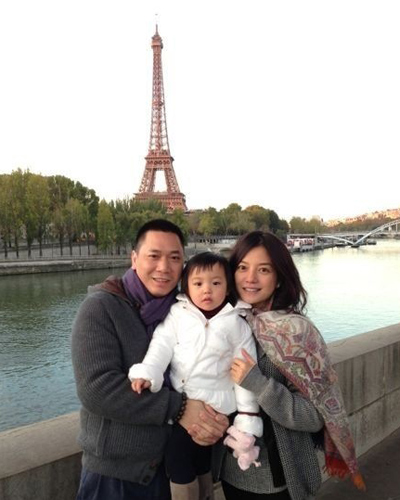 赵薇爱女小四月成长全记录 撒娇卖萌惹人爱