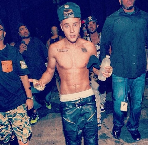 小天王贾斯汀·比伯流连夜店 小天王贾斯汀·比伯流连夜店