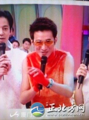 李维嘉，最先是以外景主持人的身份加入《快乐大本营》，如今，他具有冷幽默的主持风格深受全国观众喜欢，随之，嘉爷的称谓也应运而生。