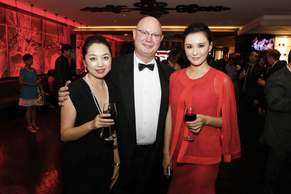 莫小棋荣当形象大使 惊艳亮相国际华语电影节