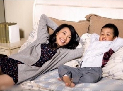 张柏芝李小璐赵薇　明星辣妈微博晒子萌照