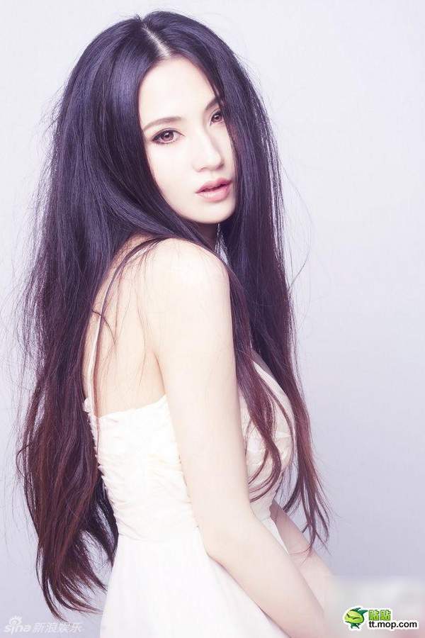 一脱成名 揭秘色情女王养成史