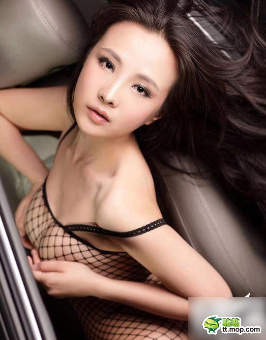 一脱成名 揭秘色情女王养成史
