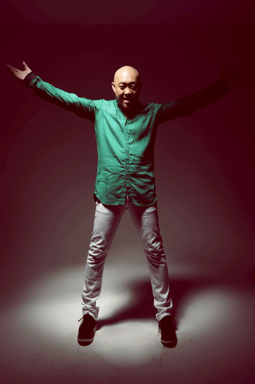 孟鹏新歌向妻子示爱 助力“脱光”