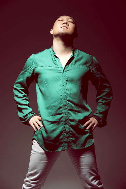 孟鹏新歌向妻子示爱 助力“脱光”