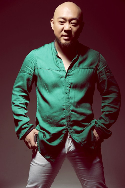 孟鹏新歌向妻子示爱 助力“脱光”