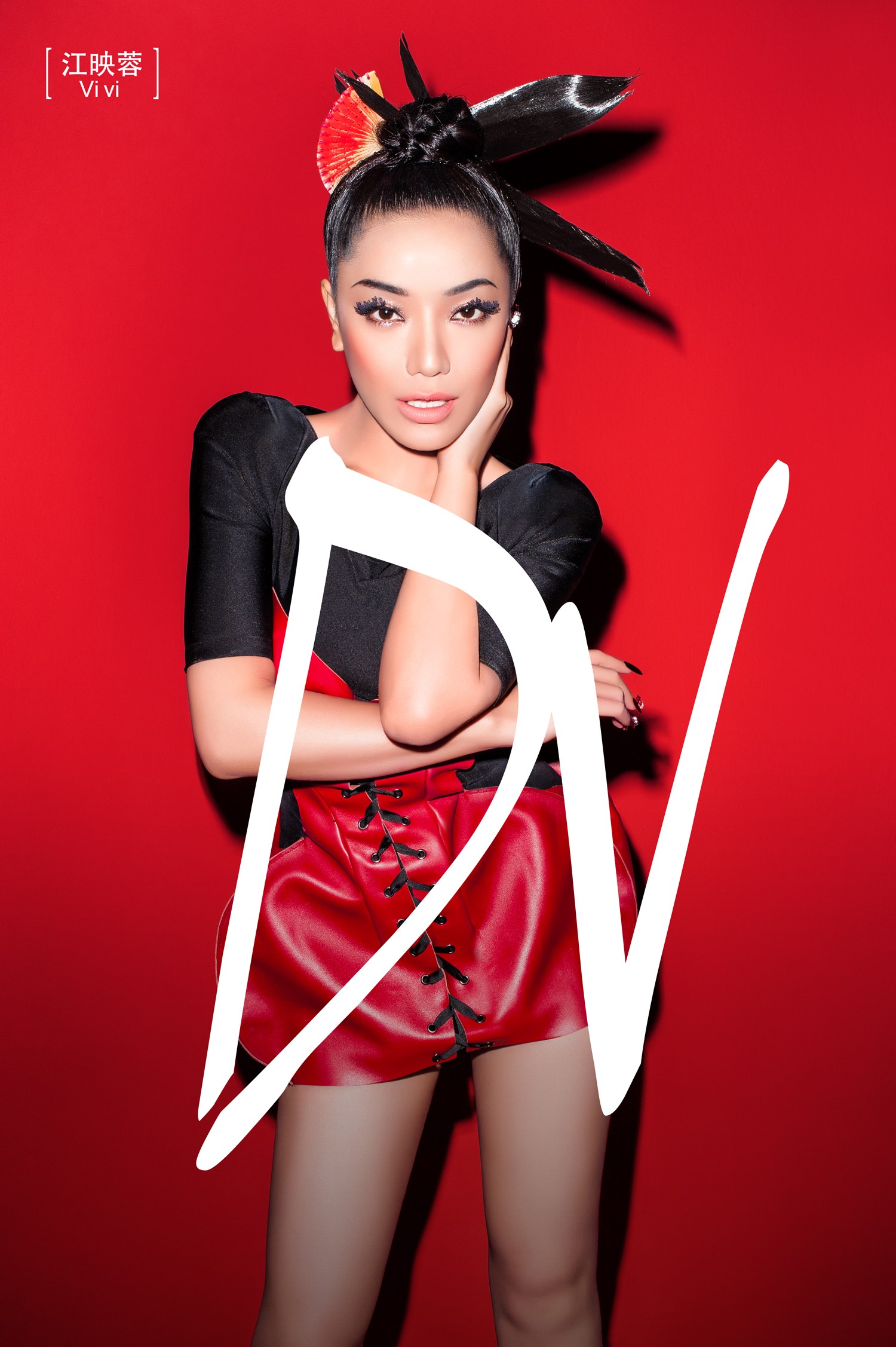 江映蓉李斯丹妮最新宣传照曝光 未来感十足