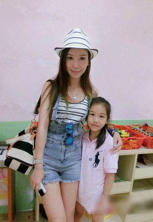 微博辣妈大赛众90后妈妈登场 最小辣妈仅16岁