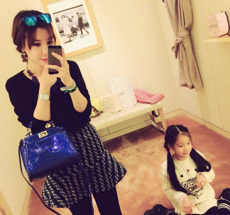 微博辣妈大赛众90后妈妈登场 最小辣妈仅16岁