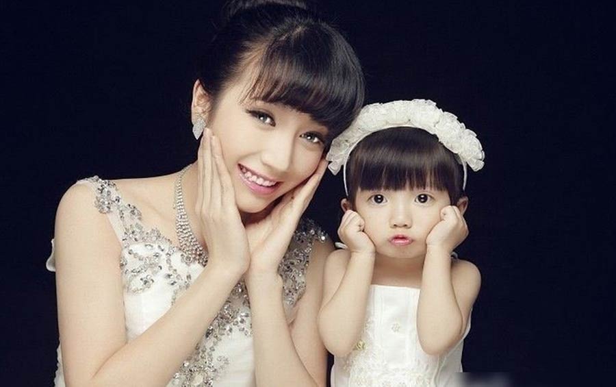 微博辣妈大赛众90后妈妈登场 最小辣妈仅16岁