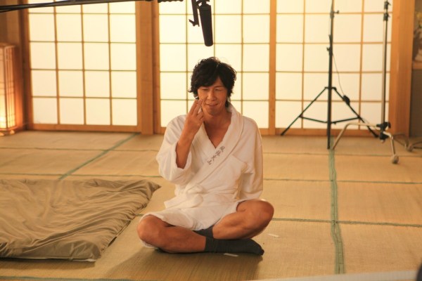 AV男星加藤鹰赤裸湿身拍收官之作