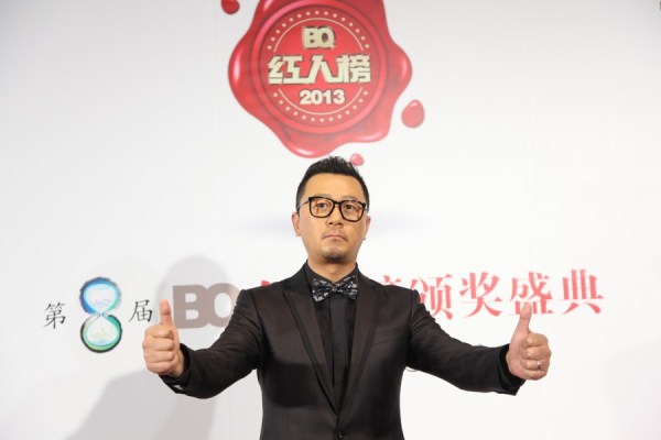 吉克隽逸短发亮相BQ红人榜红毯 透视裙抢镜