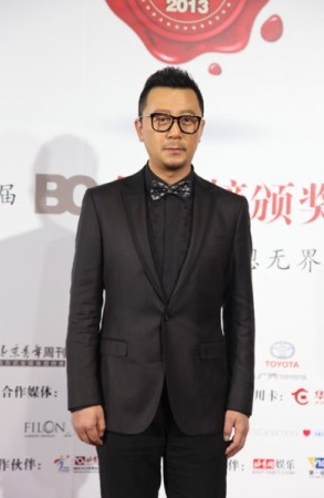 吉克隽逸短发亮相BQ红人榜红毯 透视裙抢镜