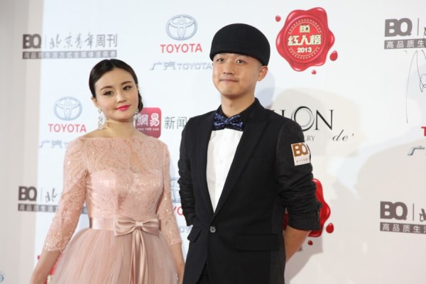 吉克隽逸短发亮相BQ红人榜红毯 透视裙抢镜