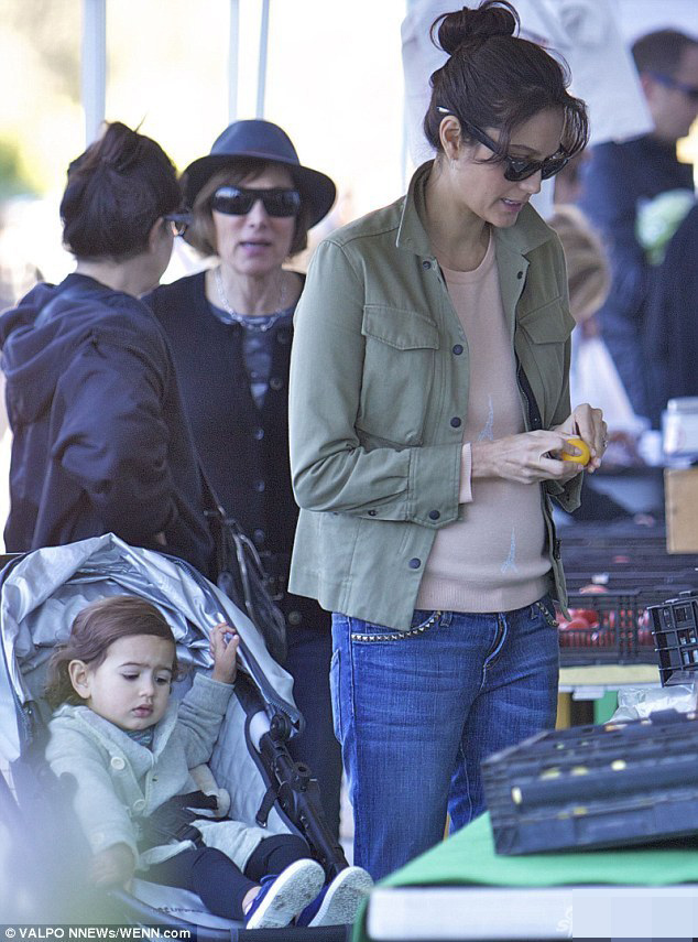 布鲁斯·威利斯娇妻怀孕 58岁硬汉再当爹