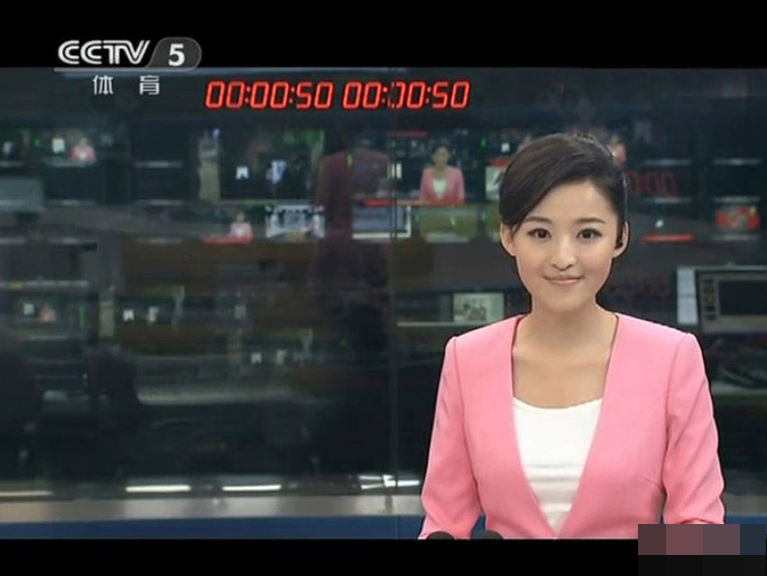 央视新晋美女主播走红 被赞清纯超奶茶妹