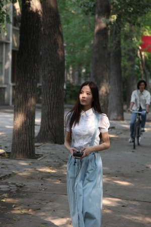 《怒放》曝女神剧照 温心复古造型致敬理想年代