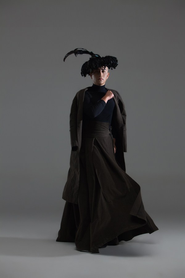 吉杰最新写真曝光 彝族风勇闯时尚圈