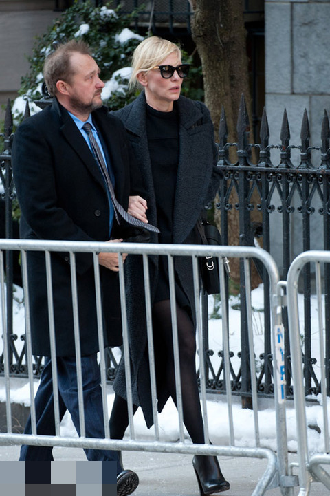 霍夫曼葬礼举行 好友斯特里普布兰切特现身