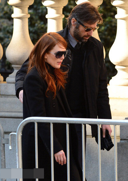 霍夫曼葬礼举行 好友斯特里普布兰切特现身