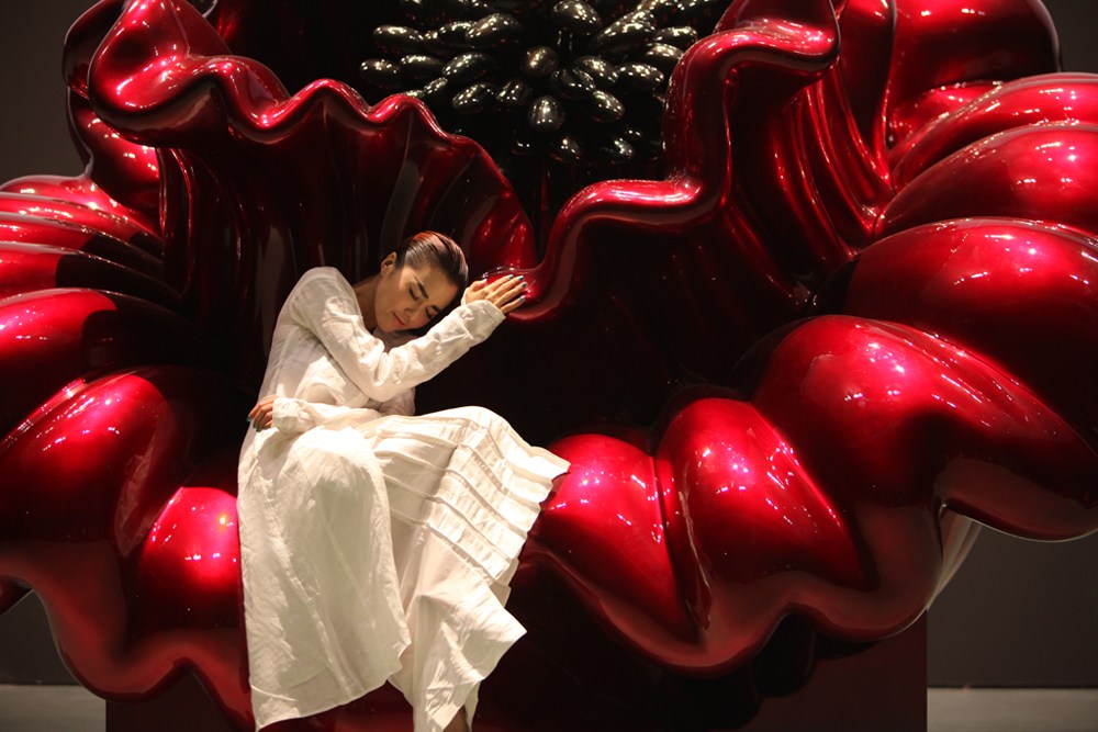 谭维维最新写真曝光 拥抱温暖全世界