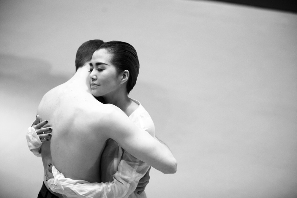 谭维维最新写真曝光 拥抱温暖全世界