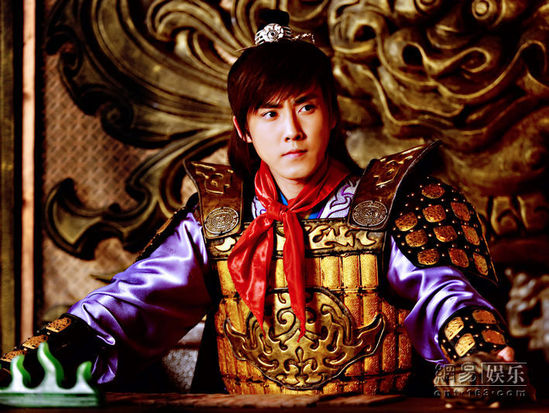 张睿《隋唐英雄3》红领巾造型。