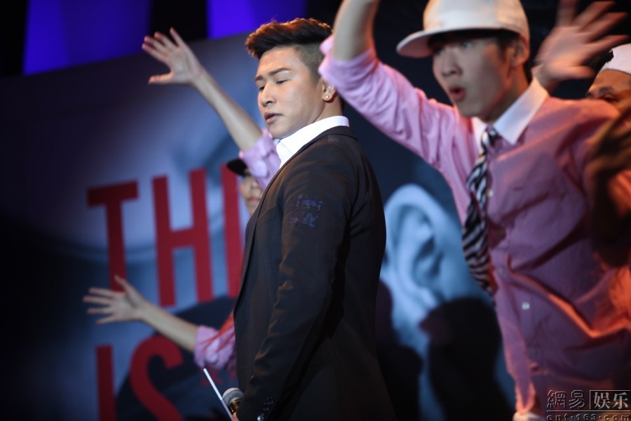 欧汉声蛰伏18年发行首张同名专辑