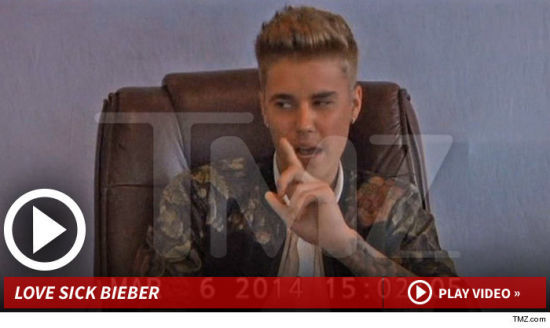 比伯摇手指不愿谈“前”女友赛琳娜