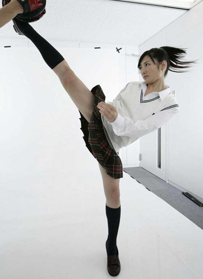 日本空手道美女走红 网友感慨：极品啊