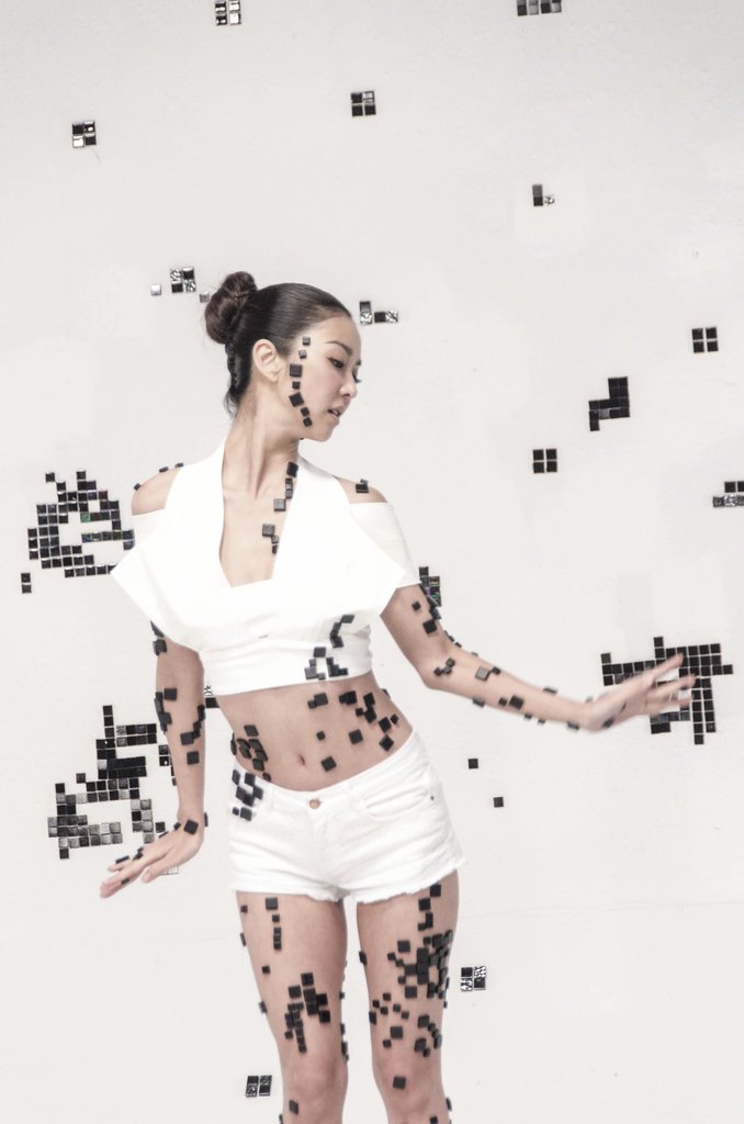 薛凯琪为新歌《Contagious》MV拍大片