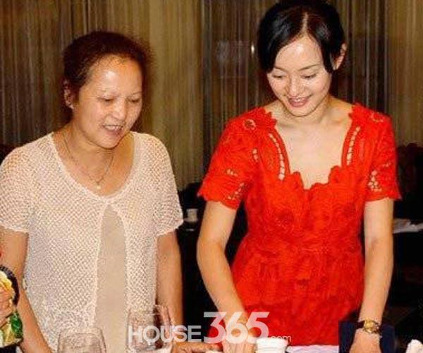 孙俪妈妈生活照