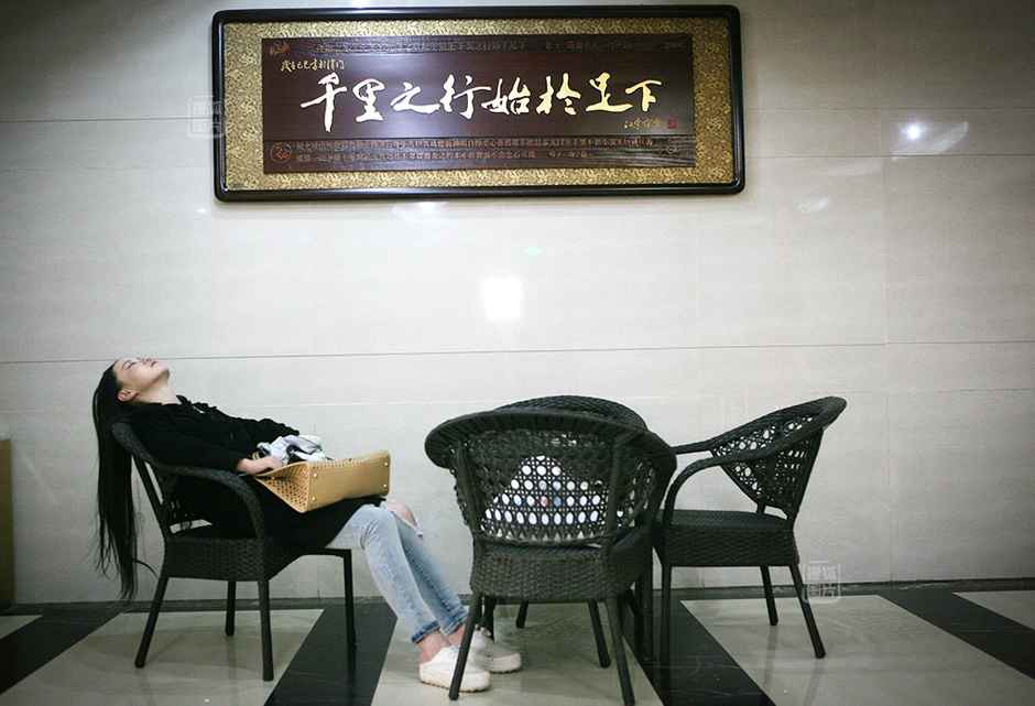 美女模特光鲜后的冷暖人生