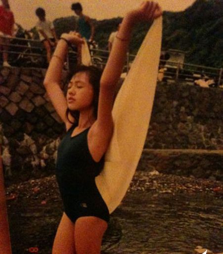 揭秘女神泳装照 李嘉欣林青霞艳压群芳