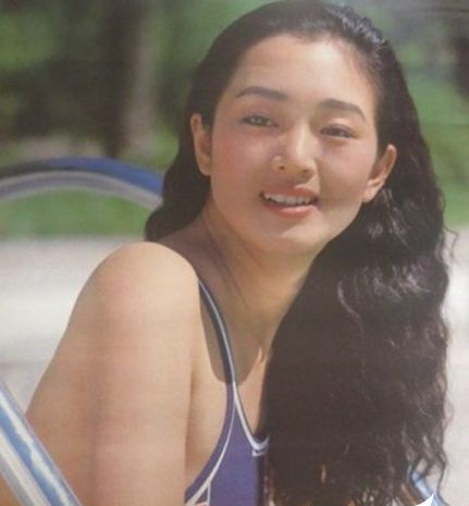 揭秘女神泳装照 李嘉欣林青霞艳压群芳