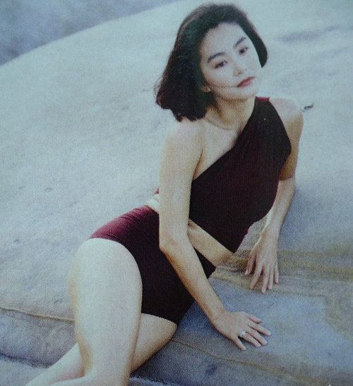 揭秘女神泳装照 李嘉欣林青霞艳压群芳