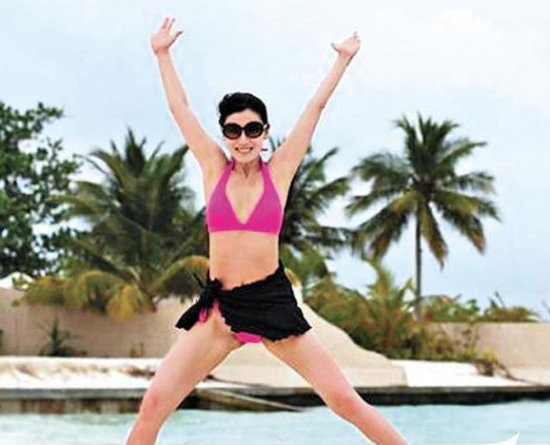 揭秘女神泳装照 李嘉欣林青霞艳压群芳