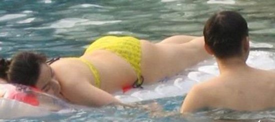 揭秘女神泳装照 李嘉欣林青霞艳压群芳