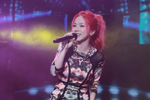 巨肺小天后邓紫棋