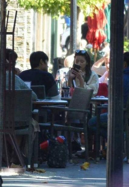 全智贤抵港疑庆结婚2周年 将与金秀贤内地重聚