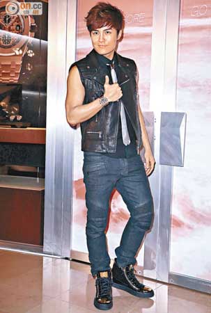 吴克群与何超莲浪漫庆生 望多些私人空间